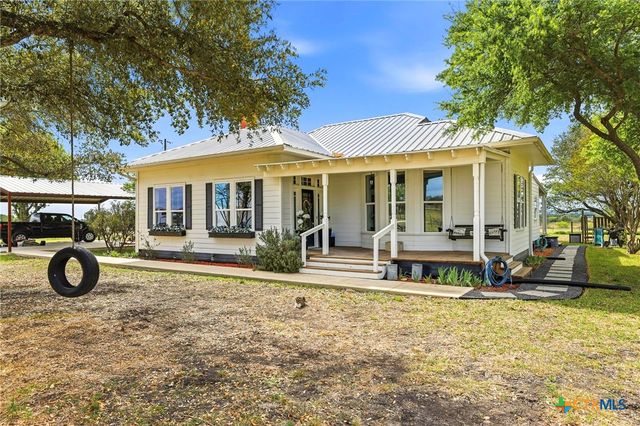 6673 Center Point Road, San Marcos, TX 78666