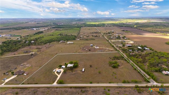 6673 Center Point Road, San Marcos, TX 78666