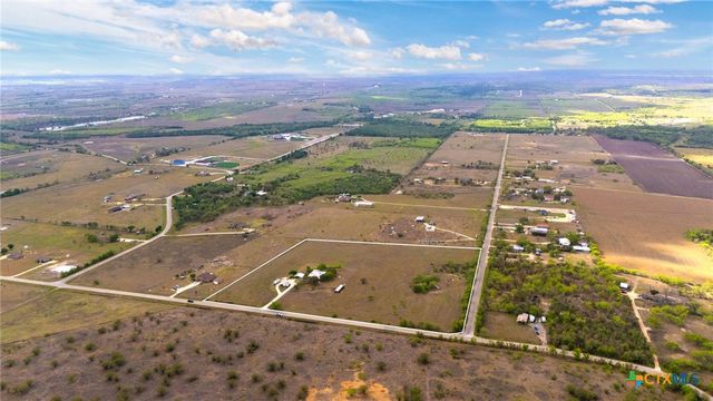 6673 Center Point Road, San Marcos, TX 78666