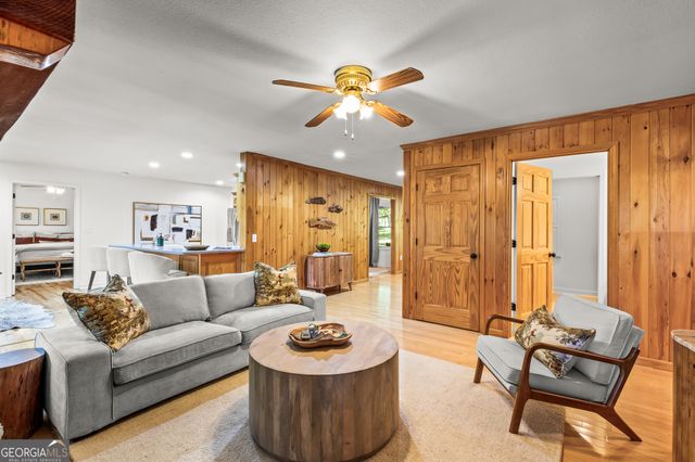 230 Mountain Lake Circle, Blue Ridge, GA 30513