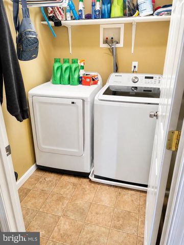 942 WOODLYNN RD, Essex, MD 21221