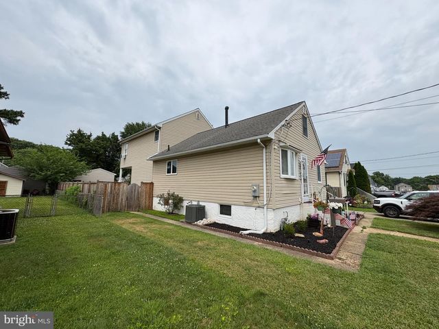 942 WOODLYNN RD, Essex, MD 21221