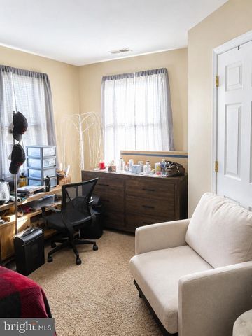942 WOODLYNN RD, Essex, MD 21221
