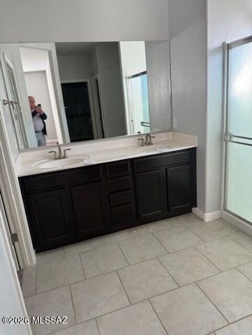 493 W Weldon Street, Corona De Tucson, AZ 85641