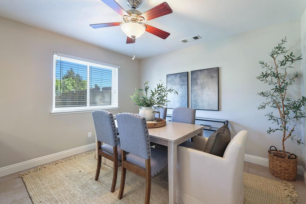 Image 11 of property listing at 8735 N Cedar Avenue # 122, Fresno, CA 93720