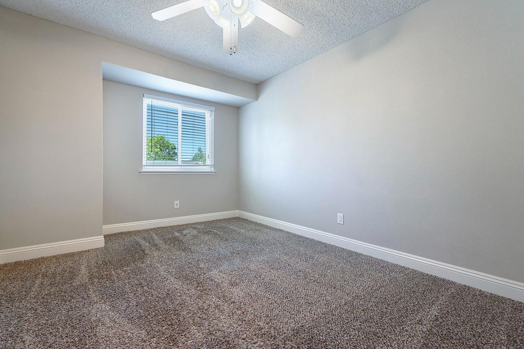 Image 19 of property listing at 8735 N Cedar Avenue # 122, Fresno, CA 93720