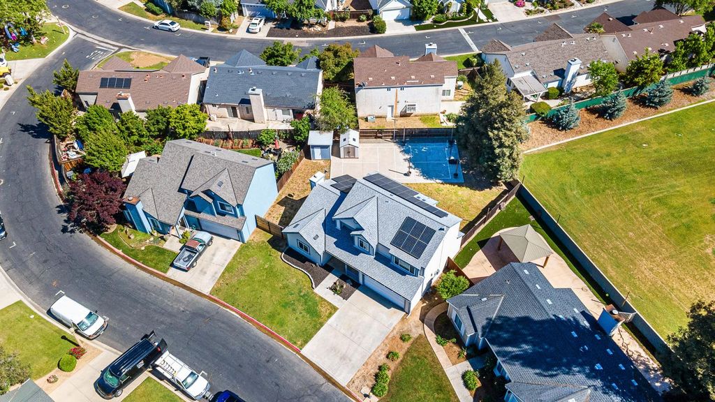 Image 35 of property listing at 8735 N Cedar Avenue # 122, Fresno, CA 93720