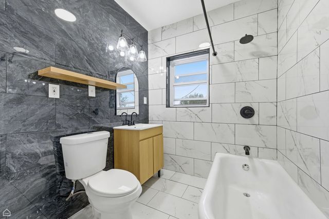 7824 S Euclid Avenue 1, Chicago, IL 60649