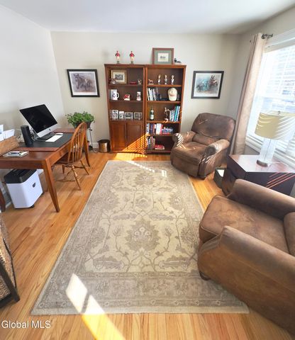 18 Jenee Way, Saratoga Springs, NY 12866