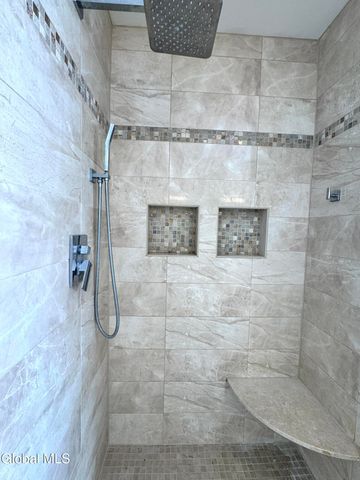 18 Jenee Way, Saratoga Springs, NY 12866