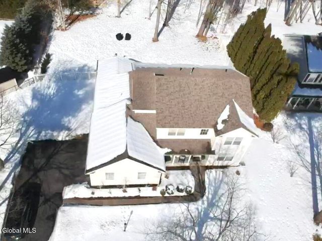 18 Jenee Way, Saratoga Springs, NY 12866