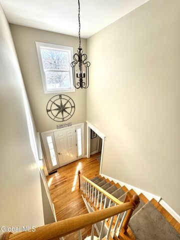 18 Jenee Way, Saratoga Springs, NY 12866