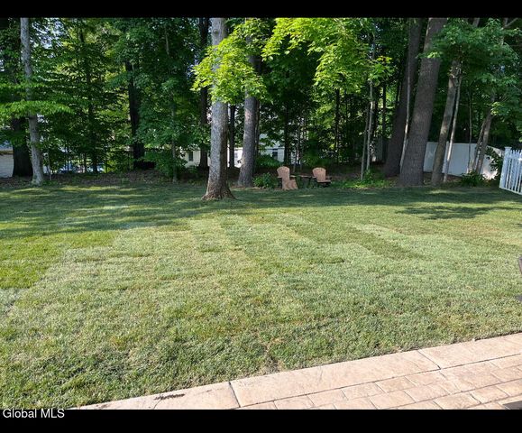 18 Jenee Way, Saratoga Springs, NY 12866