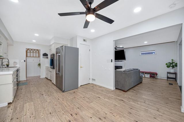 9406 Acapulco Way, Elk Grove, CA 95624