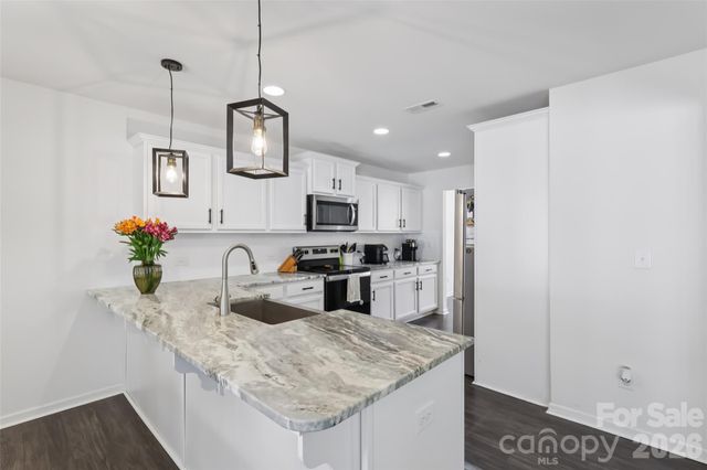 826 Newfound Hollow Drive, Charlotte, NC 28214