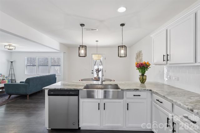 826 Newfound Hollow Drive, Charlotte, NC 28214