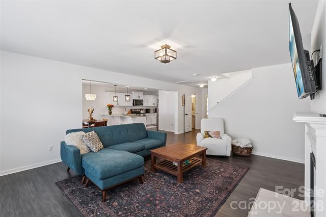 826 Newfound Hollow Drive, Charlotte, NC 28214