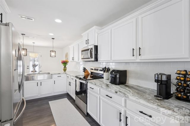 826 Newfound Hollow Drive, Charlotte, NC 28214