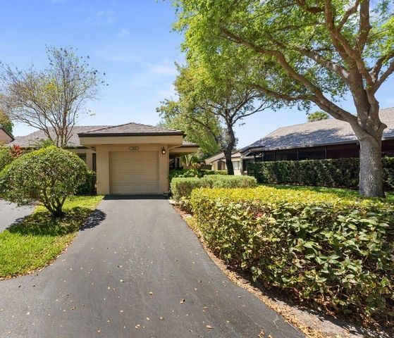 9272 Chelsea Drive S, Plantation, FL 33324