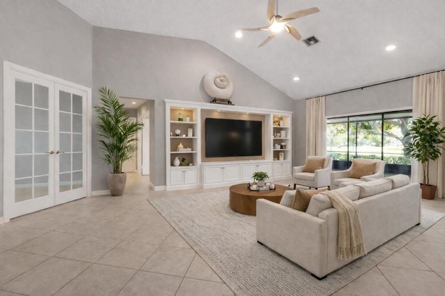 9272 Chelsea Drive S, Plantation, FL 33324