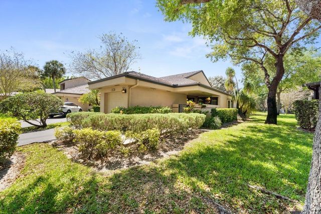 9272 Chelsea Drive S, Plantation, FL 33324