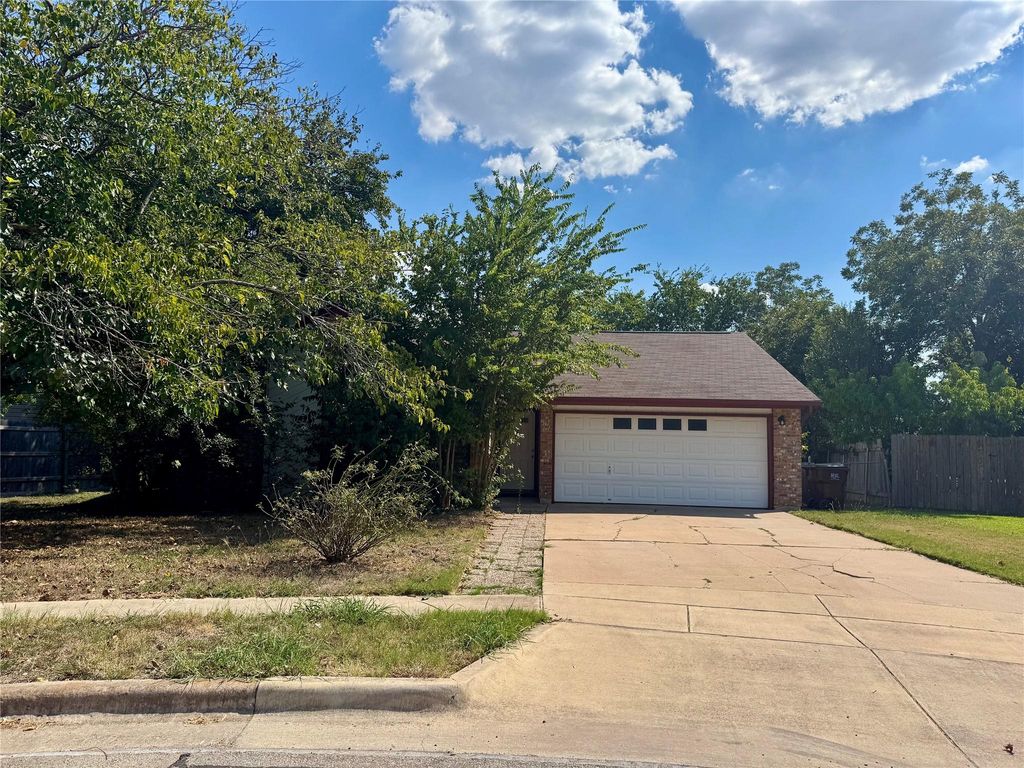 1203 Yorkshire LN, Round Rock, TX 78664