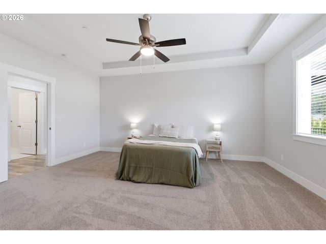 781 RILEY Dr, Silverton, OR 97381