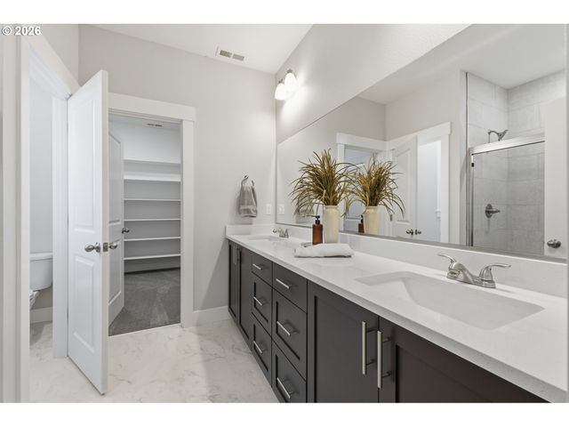 781 RILEY Dr, Silverton, OR 97381