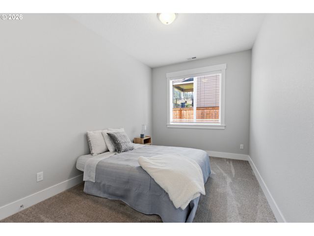 781 RILEY Dr, Silverton, OR 97381