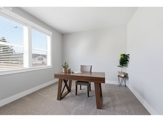 781 RILEY Dr, Silverton, OR 97381