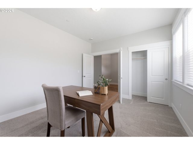 781 RILEY Dr, Silverton, OR 97381