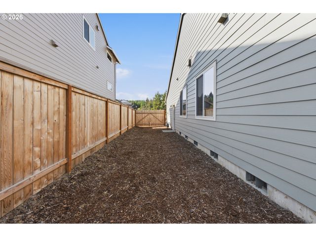781 RILEY Dr, Silverton, OR 97381