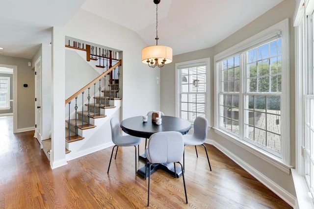 1212 W Clarendon Road, Arlington Heights, IL 60004