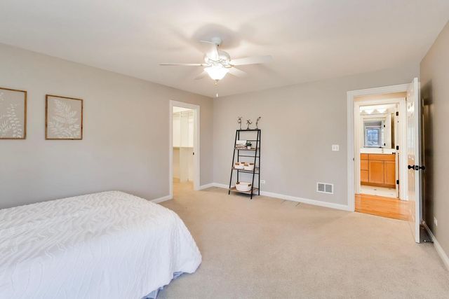 1212 W Clarendon Road, Arlington Heights, IL 60004