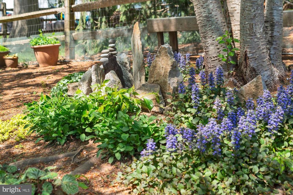 Image 90 of property listing at 1810 BEECH CT, Frederick, MD 21701