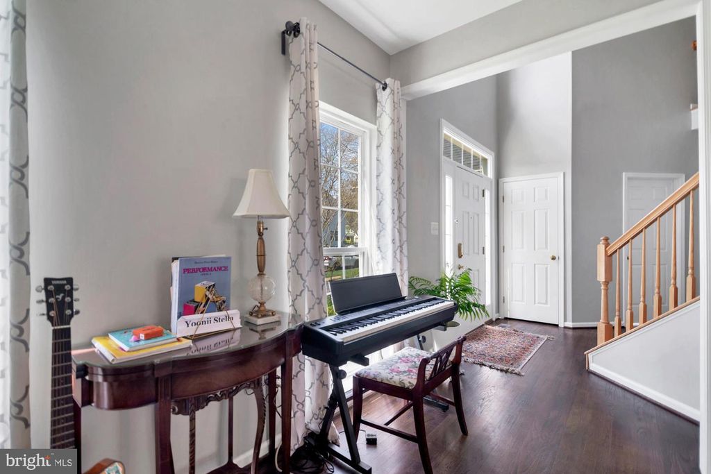 Image 11 of property listing at 1810 BEECH CT, Frederick, MD 21701