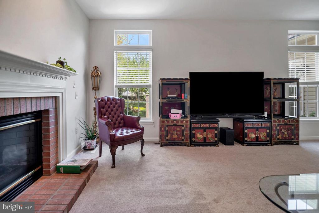 Image 12 of property listing at 1810 BEECH CT, Frederick, MD 21701