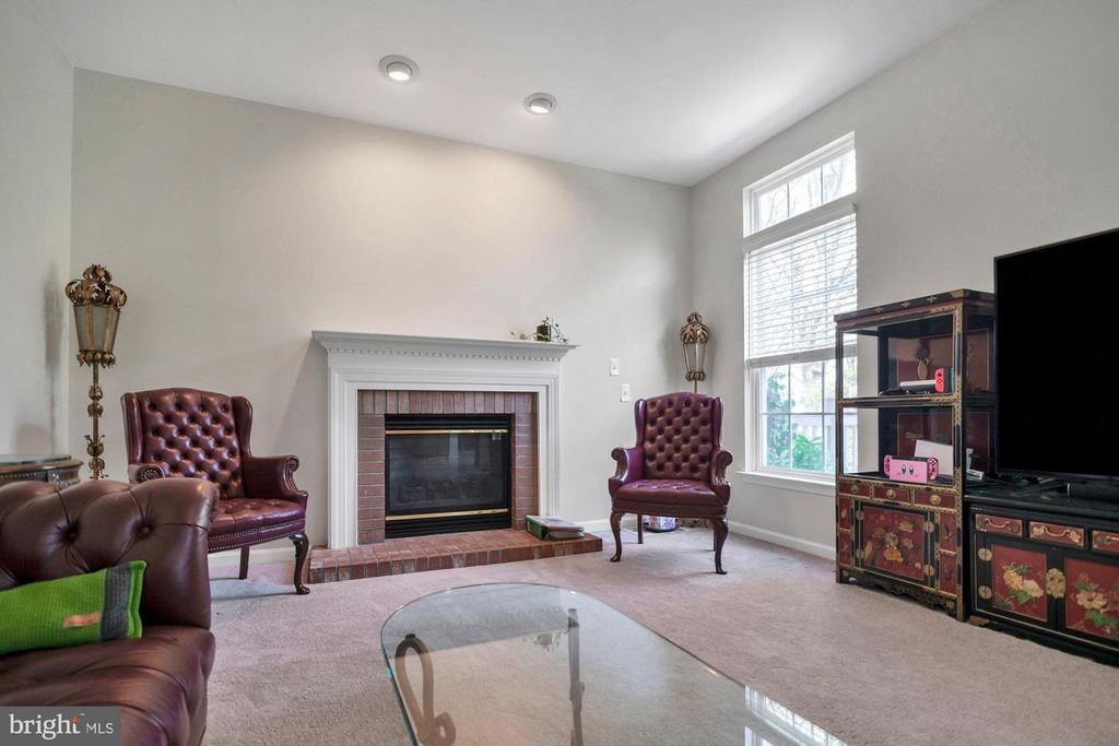 Image 14 of property listing at 1810 BEECH CT, Frederick, MD 21701