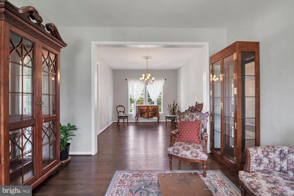 Image 16 of property listing at 1810 BEECH CT, Frederick, MD 21701