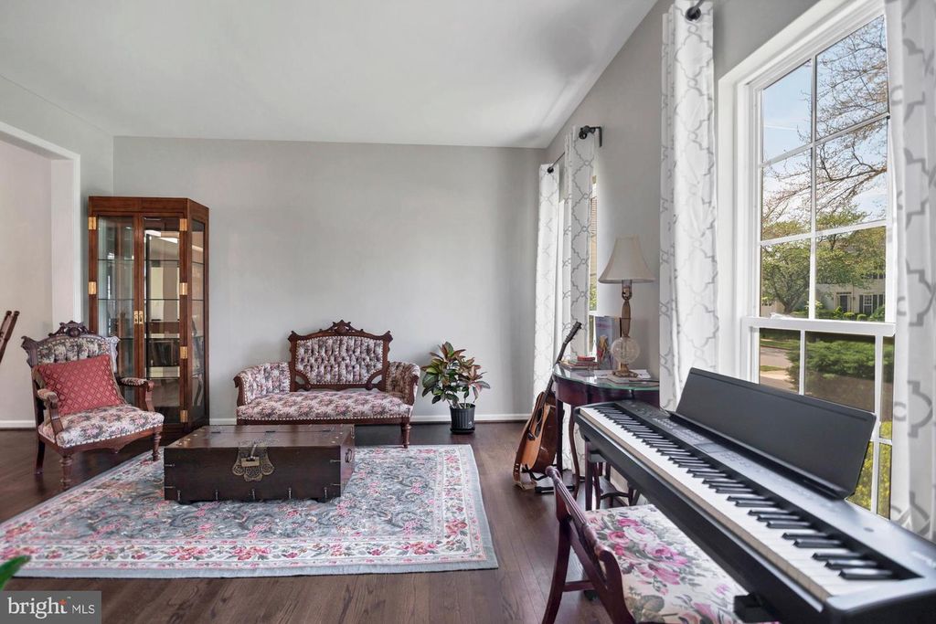 Image 17 of property listing at 1810 BEECH CT, Frederick, MD 21701