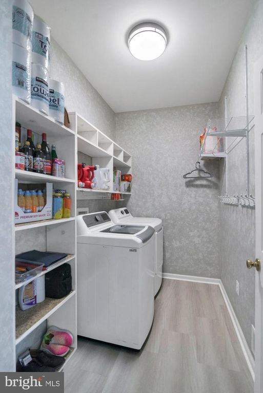 Image 20 of property listing at 1810 BEECH CT, Frederick, MD 21701