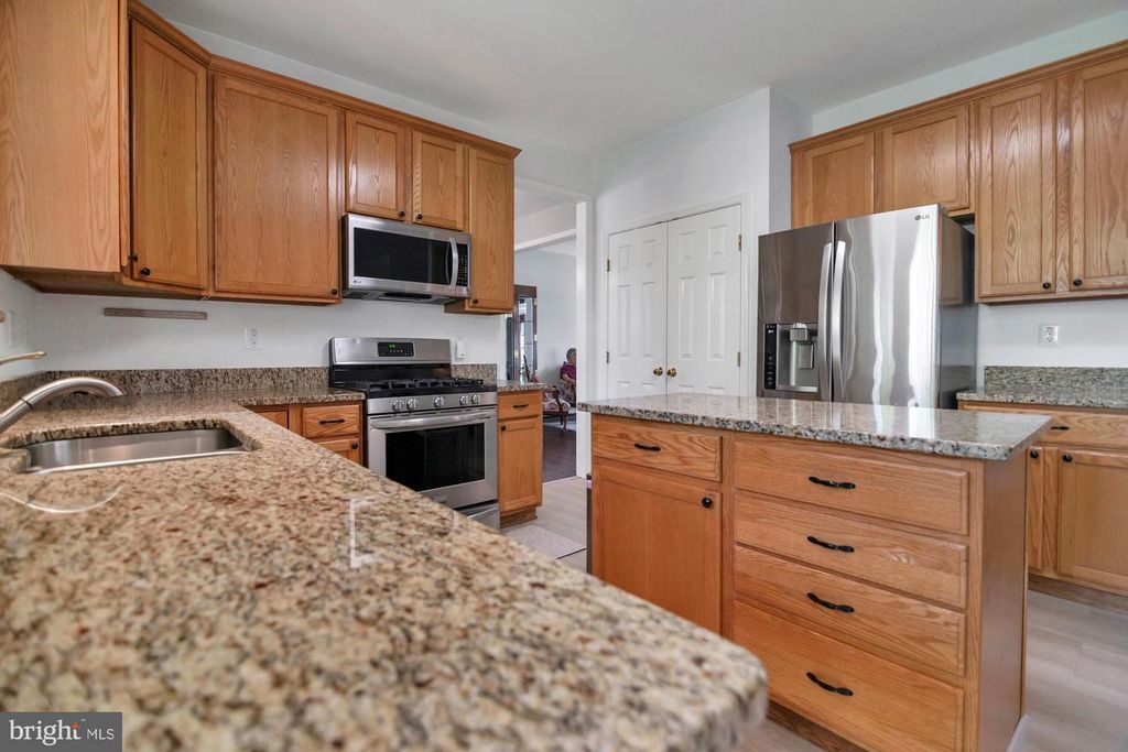 Image 21 of property listing at 1810 BEECH CT, Frederick, MD 21701