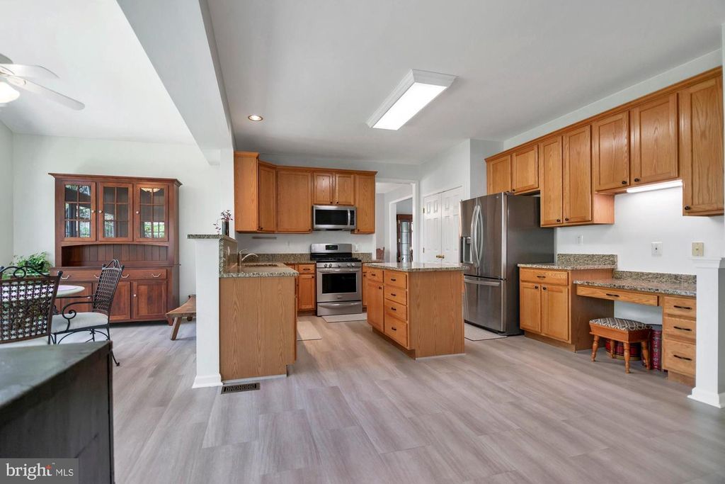 Image 28 of property listing at 1810 BEECH CT, Frederick, MD 21701