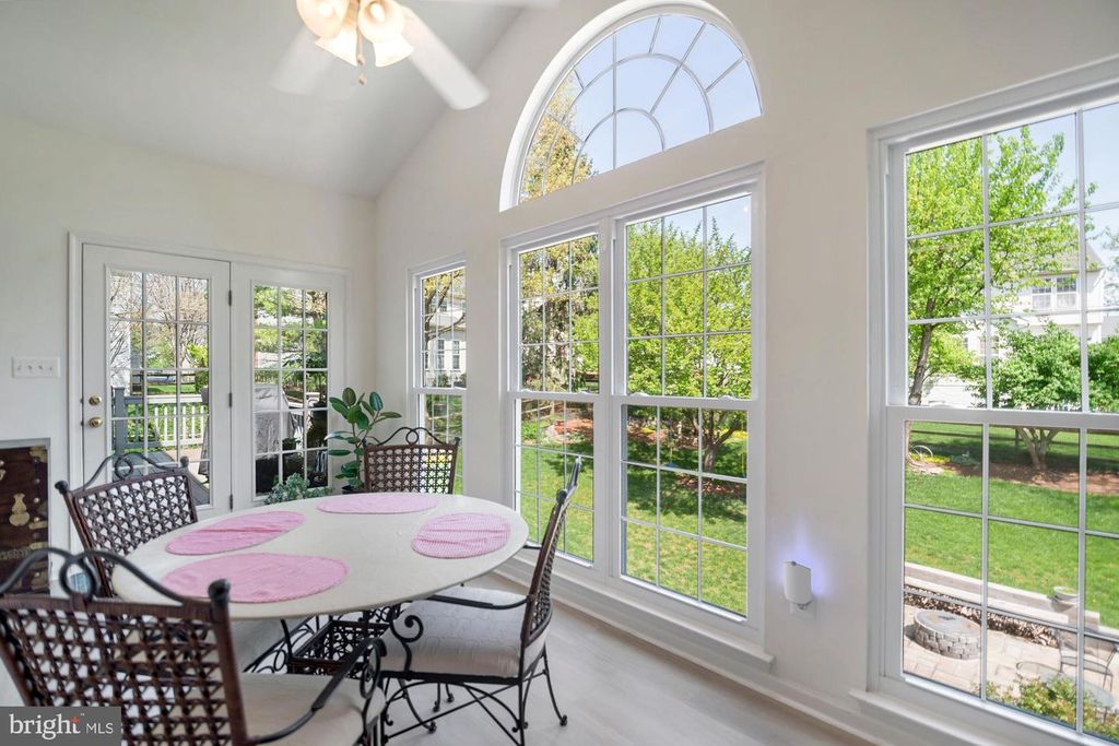 Image 32 of property listing at 1810 BEECH CT, Frederick, MD 21701