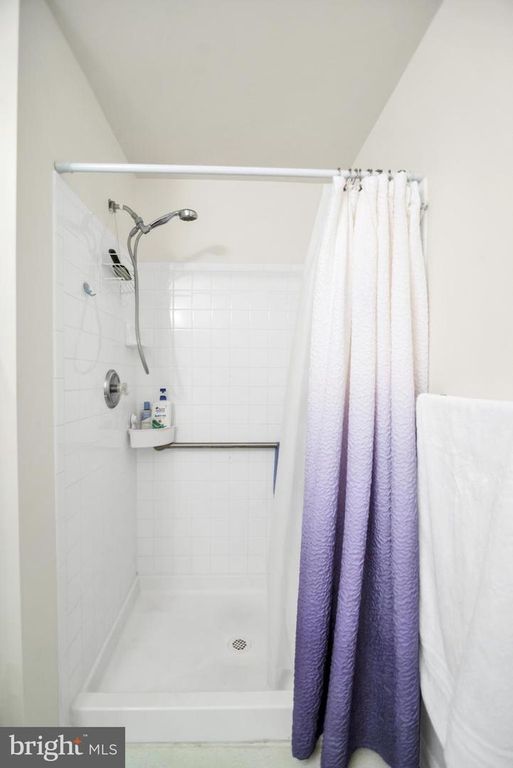 Image 43 of property listing at 1810 BEECH CT, Frederick, MD 21701