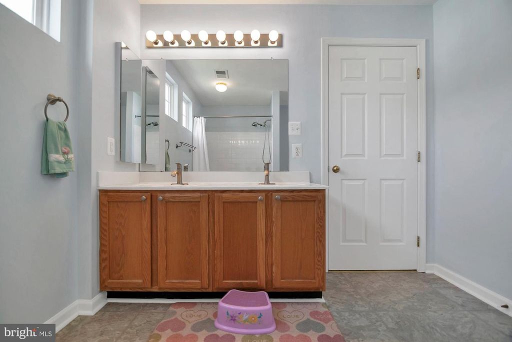 Image 59 of property listing at 1810 BEECH CT, Frederick, MD 21701