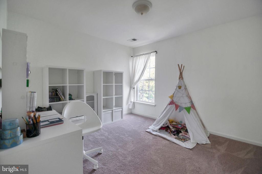 Image 60 of property listing at 1810 BEECH CT, Frederick, MD 21701