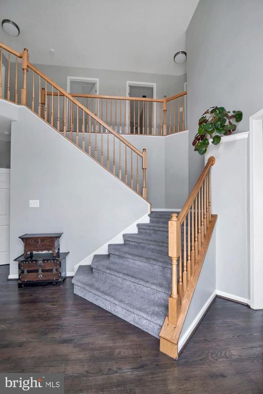 Image 7 of property listing at 1810 BEECH CT, Frederick, MD 21701