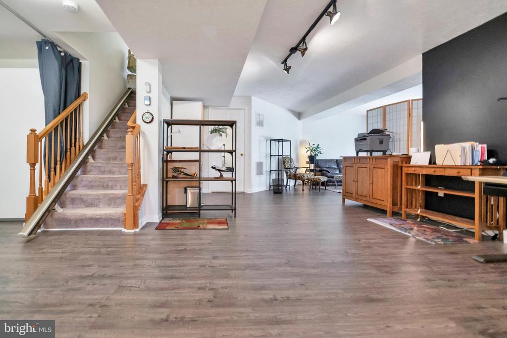 Image 68 of property listing at 1810 BEECH CT, Frederick, MD 21701