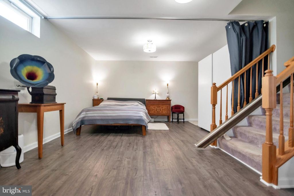 Image 70 of property listing at 1810 BEECH CT, Frederick, MD 21701